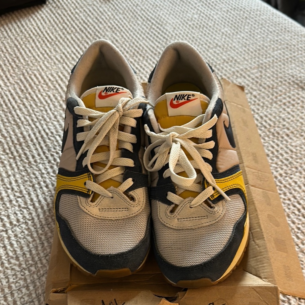 Nike air vengeance VNTG 9.5US 2012